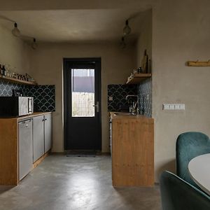 Deluxe Studio